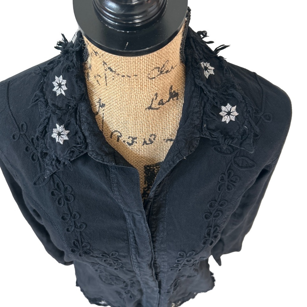 Caamano Women’s Size M Black Distressed Embroidered Peruvian Cotton Boho Top - Picture 8 of 15